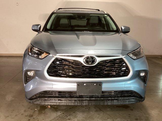 used 2022 Toyota Highlander car, priced at $37,981