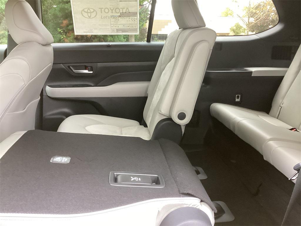 new 2026 Toyota Grand Highlander Hybrid car, priced at $62,643