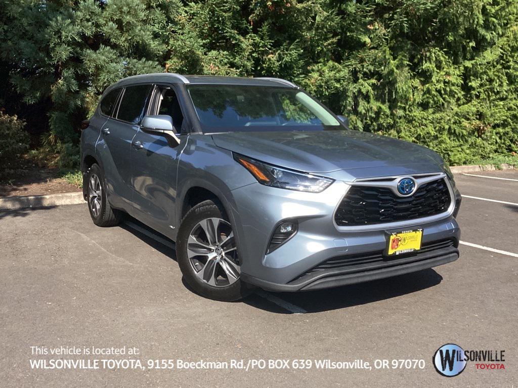 used 2022 Toyota Highlander Hybrid car, priced at $36,981