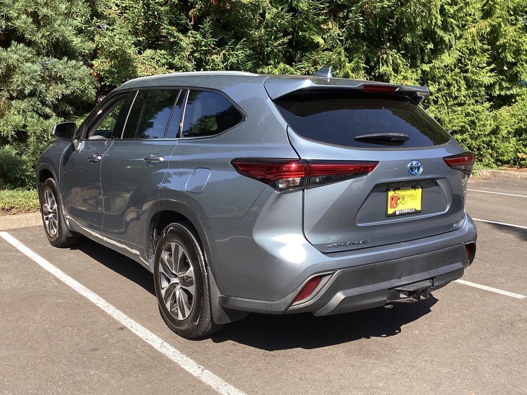 used 2022 Toyota Highlander Hybrid car, priced at $36,981