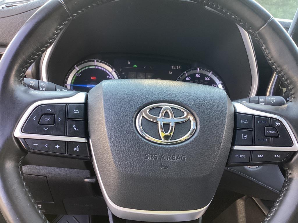 used 2022 Toyota Highlander Hybrid car, priced at $36,981