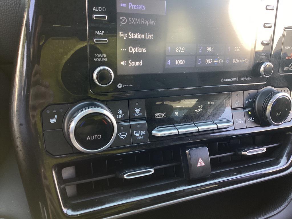 used 2022 Toyota Highlander Hybrid car, priced at $36,981