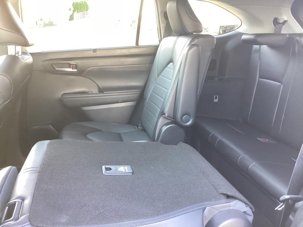 used 2022 Toyota Highlander Hybrid car, priced at $36,981