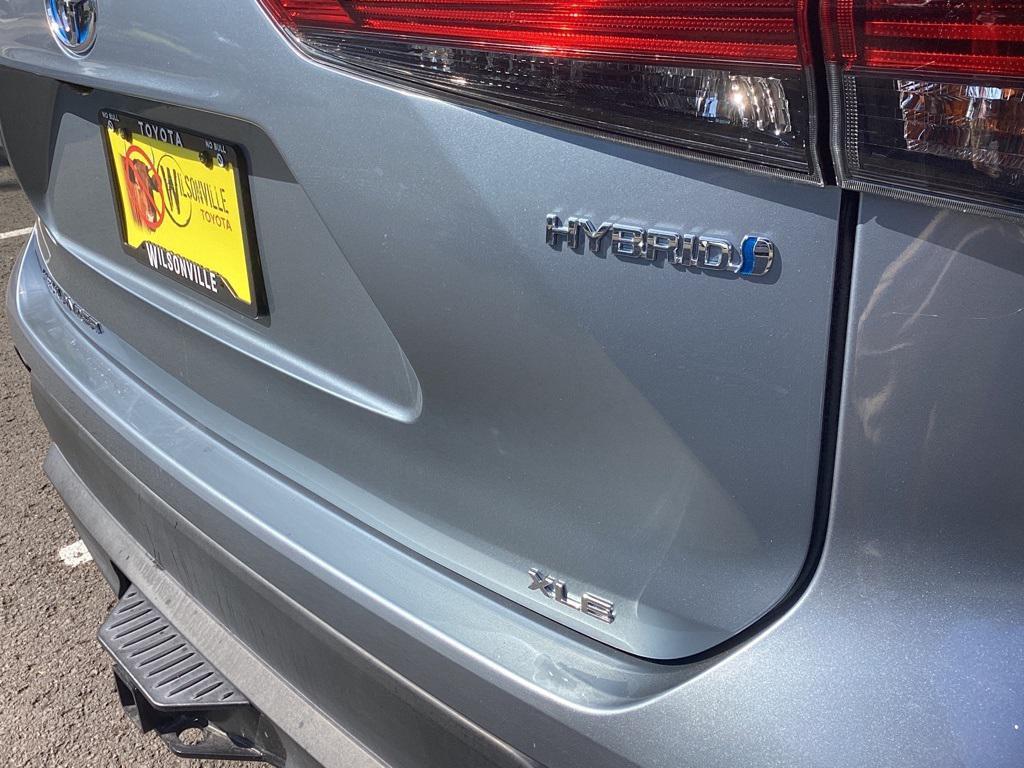 used 2022 Toyota Highlander Hybrid car, priced at $36,981