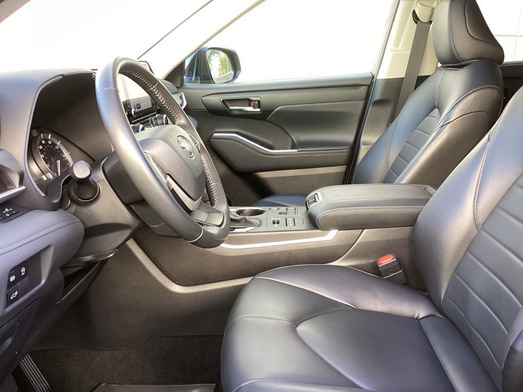used 2024 Toyota Highlander car, priced at $42,226