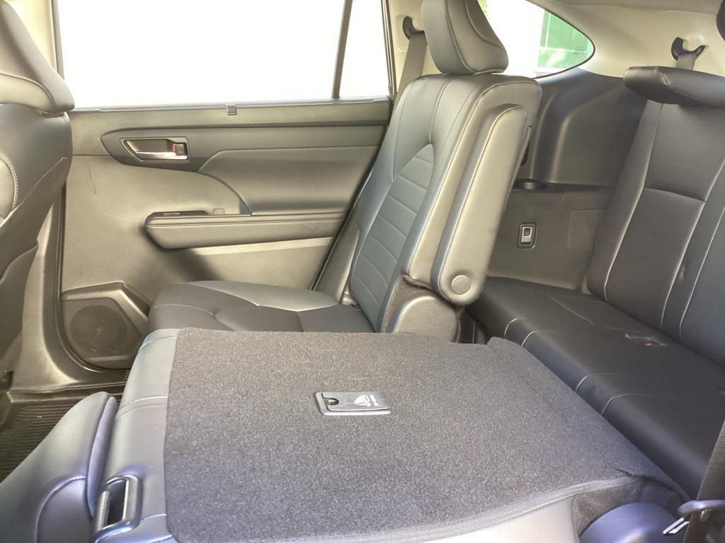 used 2024 Toyota Highlander car, priced at $42,226