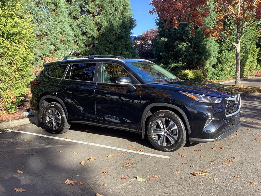 used 2024 Toyota Highlander car, priced at $42,226