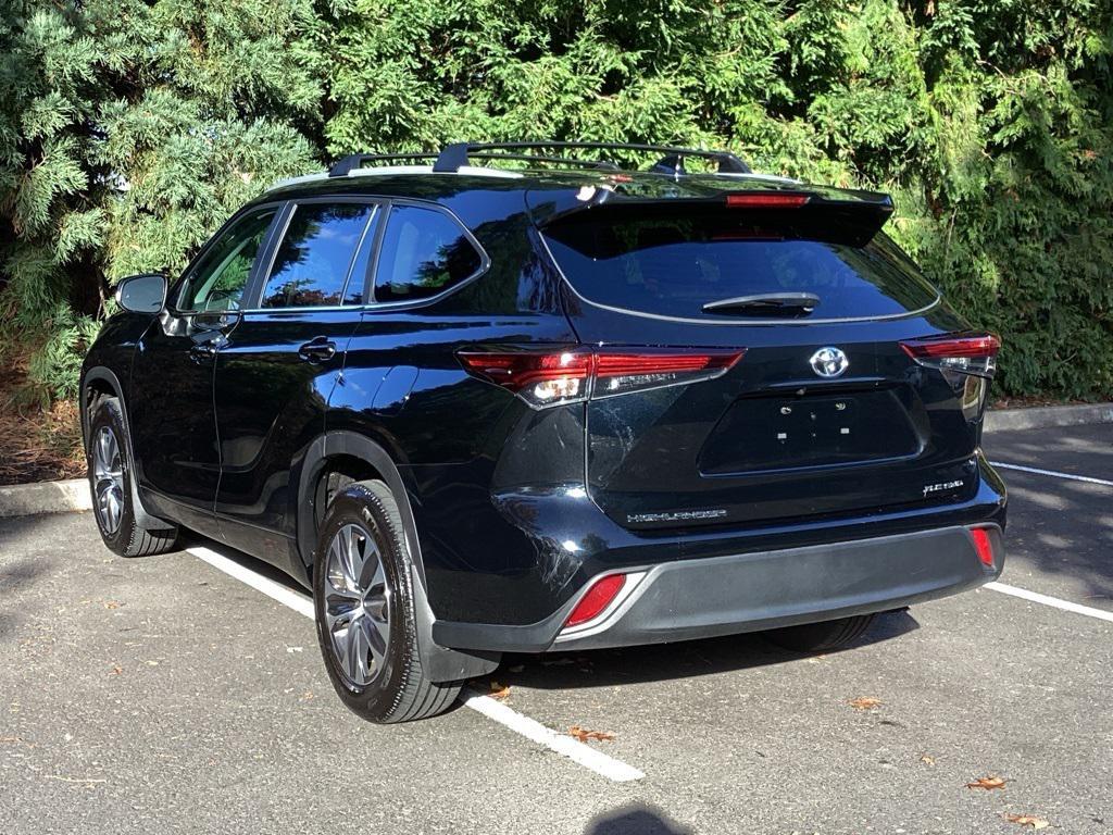 used 2024 Toyota Highlander car, priced at $42,226