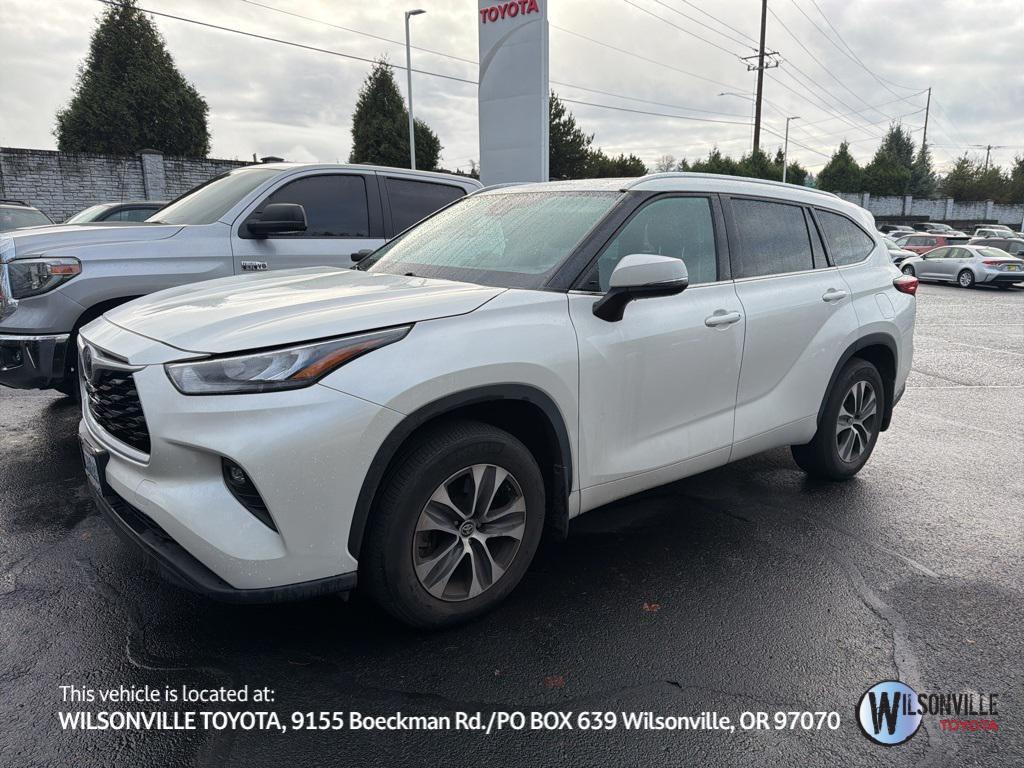 used 2020 Toyota Highlander car, priced at $27,870