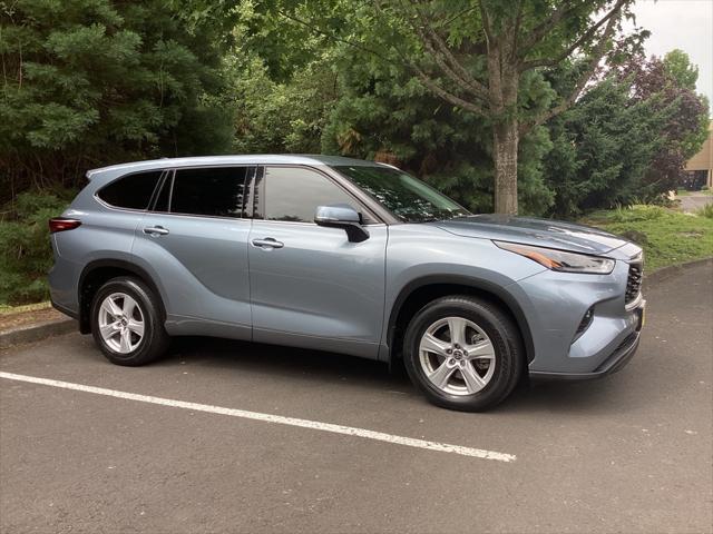 used 2022 Toyota Highlander car, priced at $34,981