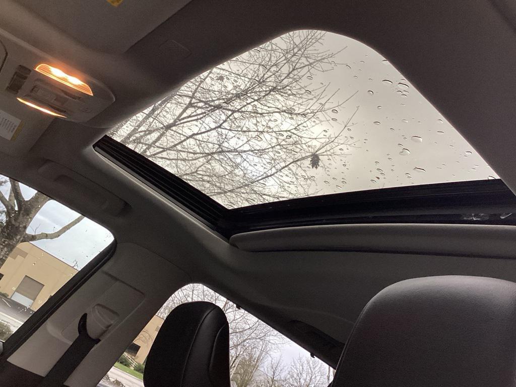 used 2022 Toyota Highlander Hybrid car, priced at $37,996