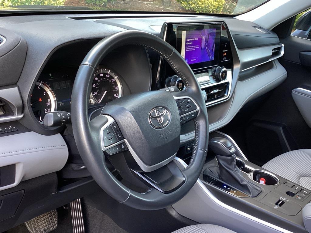 used 2024 Toyota Highlander car, priced at $36,981