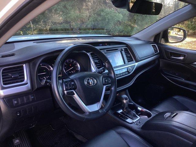 used 2019 Toyota Highlander Hybrid car, priced at $34,981