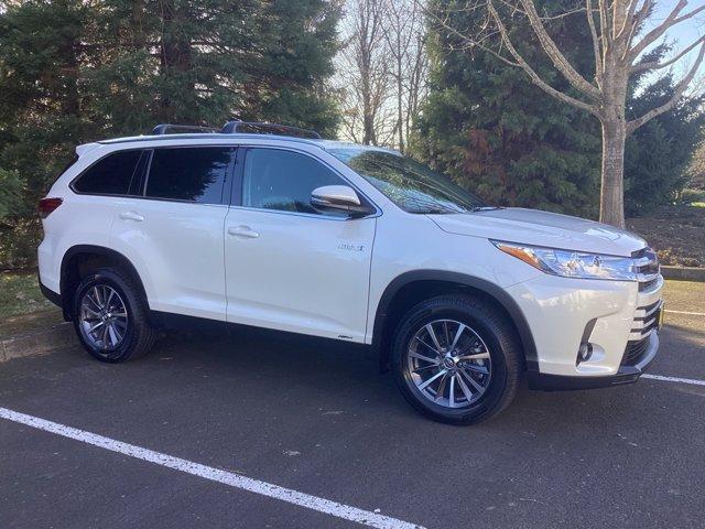 used 2019 Toyota Highlander Hybrid car, priced at $34,981