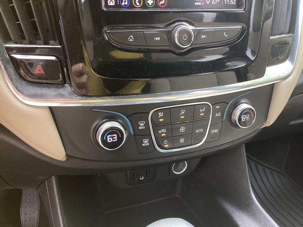 used 2023 Chevrolet Traverse car, priced at $23,981