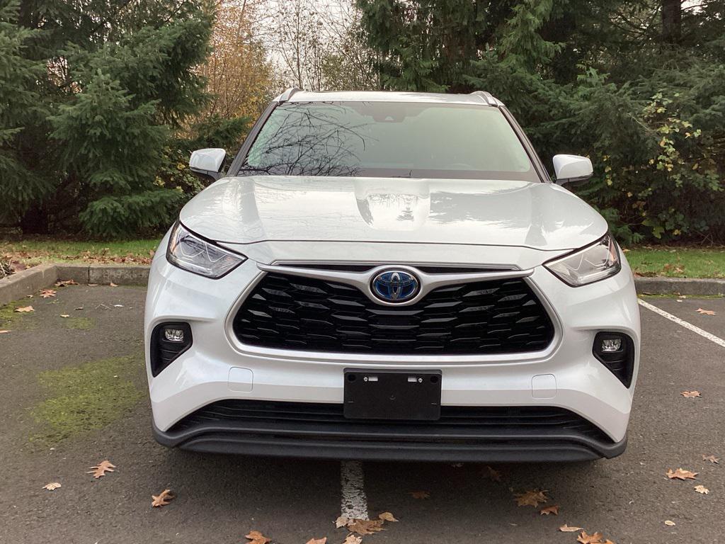 used 2022 Toyota Highlander Hybrid car, priced at $36,998