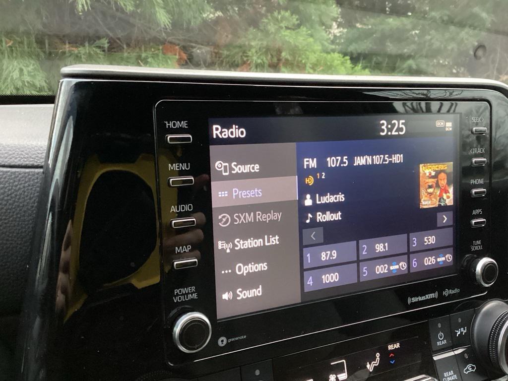 used 2022 Toyota Highlander Hybrid car, priced at $36,998