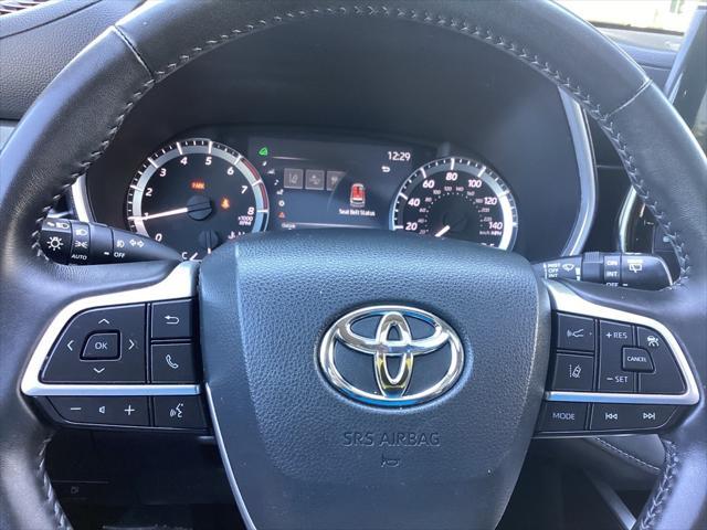 used 2023 Toyota Highlander car, priced at $39,492