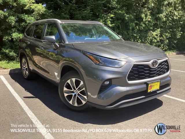 used 2023 Toyota Highlander car, priced at $39,492