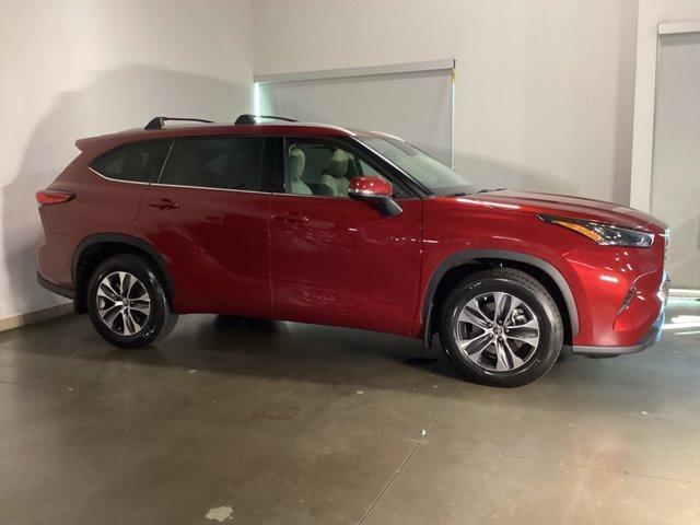 used 2022 Toyota Highlander car, priced at $35,481