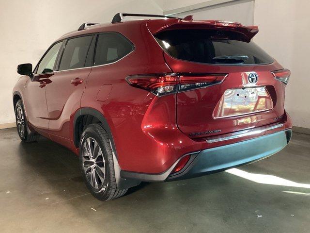 used 2022 Toyota Highlander car, priced at $35,481