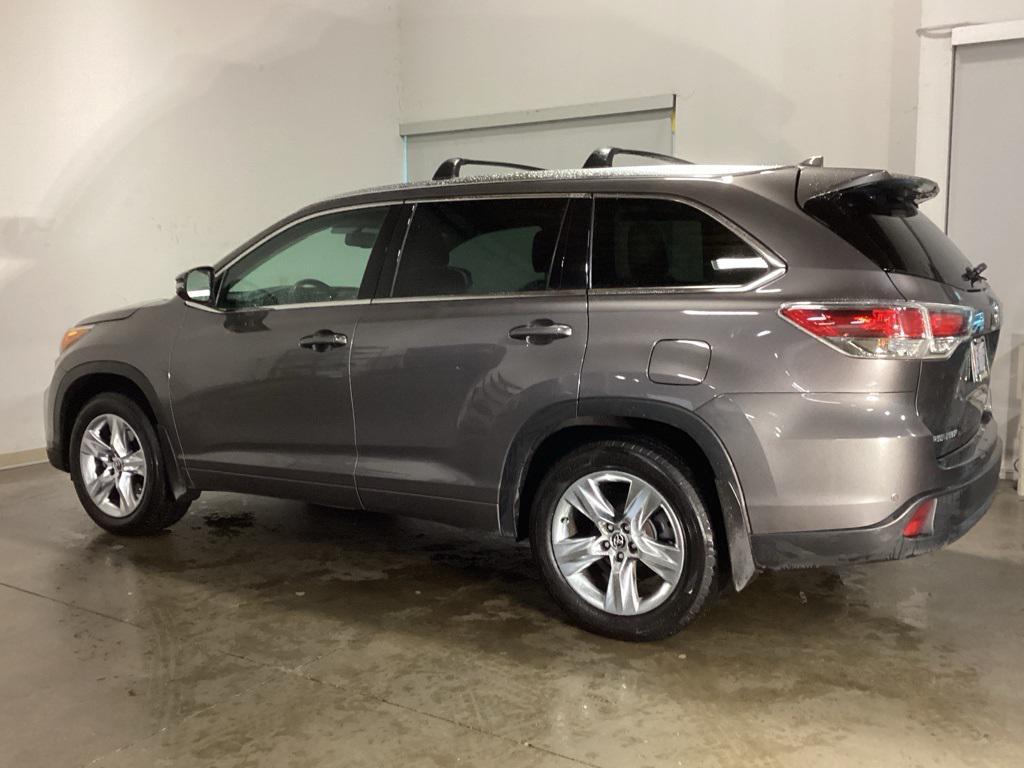 used 2016 Toyota Highlander car, priced at $21,481