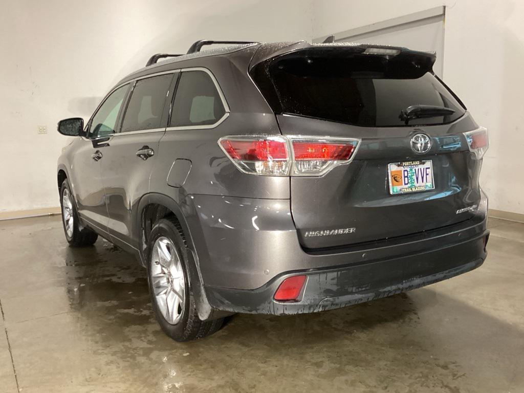 used 2016 Toyota Highlander car, priced at $21,481