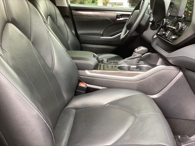 used 2020 Toyota Highlander car, priced at $31,981