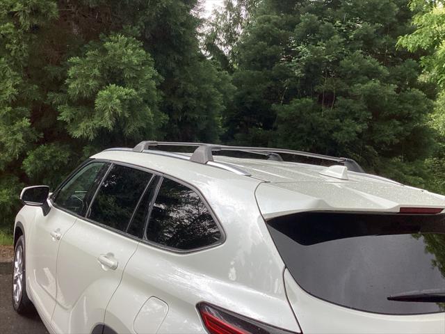 used 2020 Toyota Highlander car, priced at $31,981