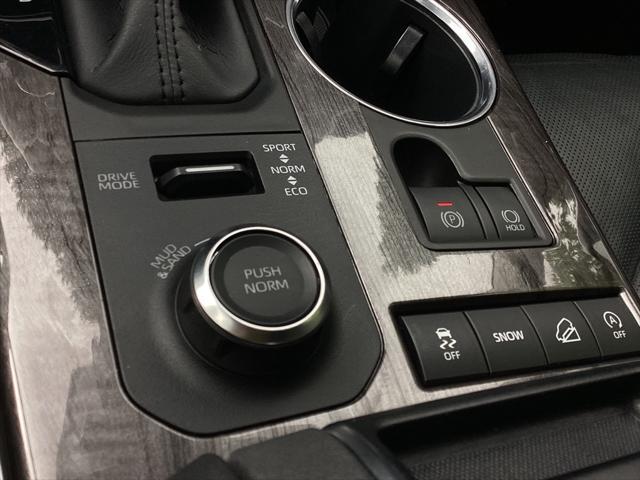used 2020 Toyota Highlander car, priced at $31,981