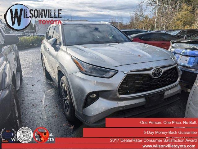 used 2022 Toyota Highlander car, priced at $37,981