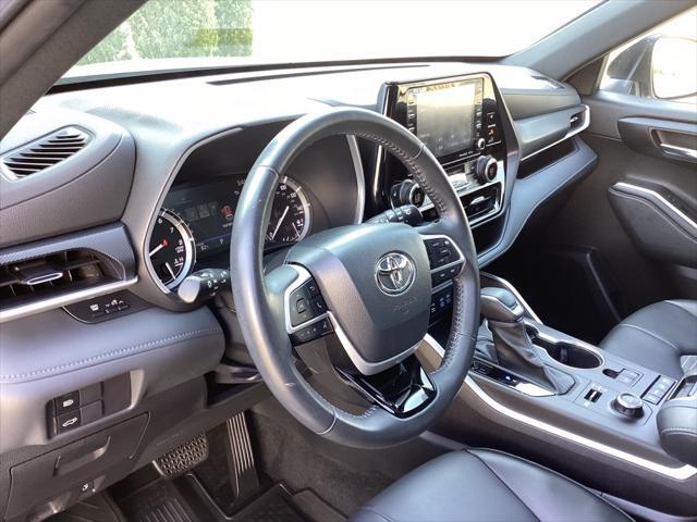 used 2022 Toyota Highlander car, priced at $38,481