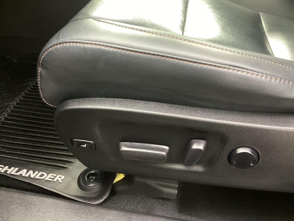 used 2019 Toyota Highlander car, priced at $29,481
