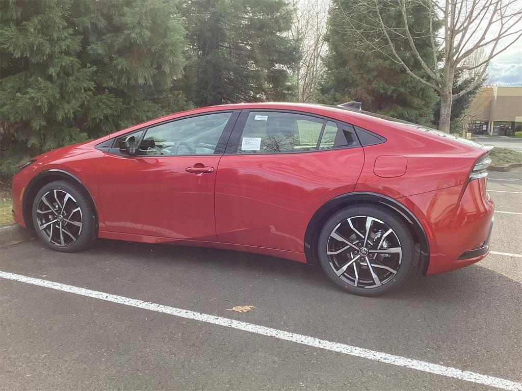 new 2025 Toyota Prius Plug-In Hybrid car, priced at $40,903