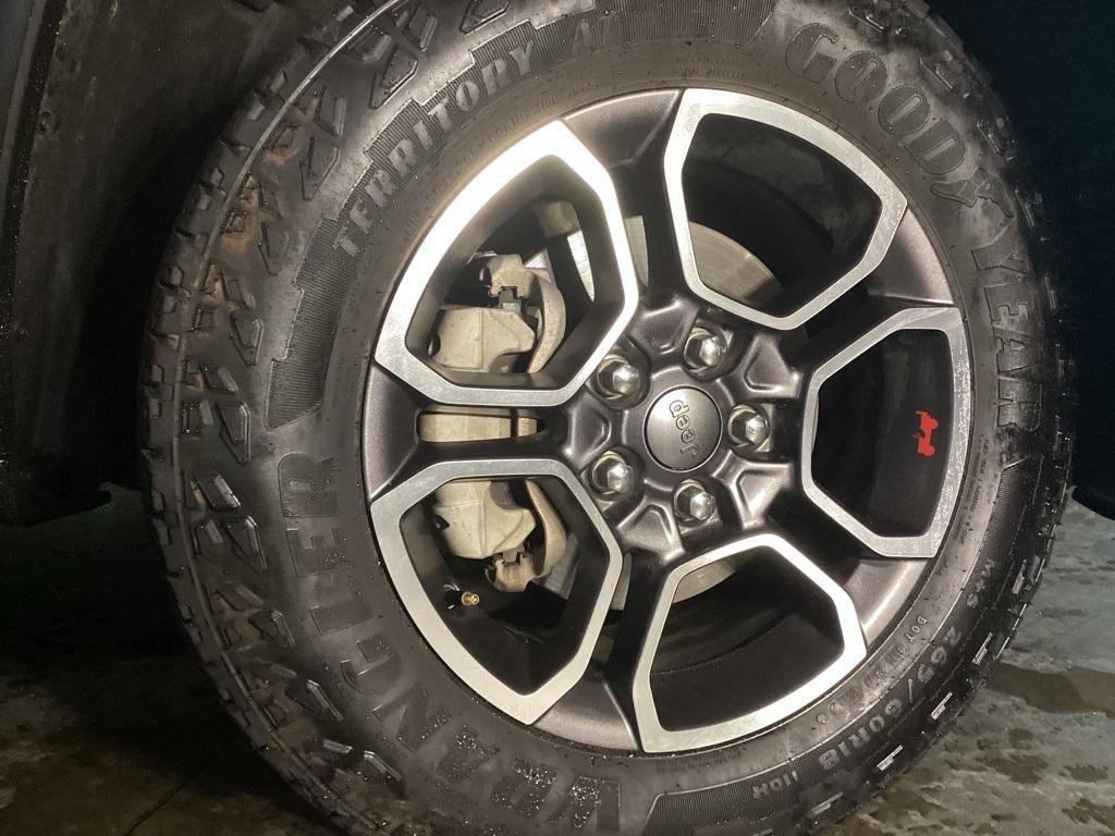 used 2022 Jeep Grand Cherokee car, priced at $35,481