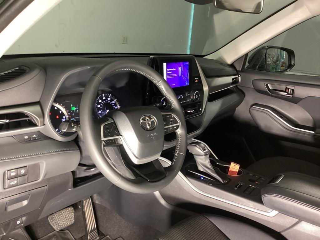 used 2023 Toyota Highlander car, priced at $35,481