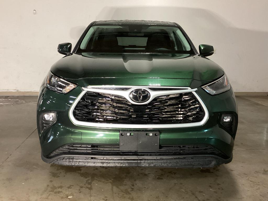 used 2023 Toyota Highlander car, priced at $35,481