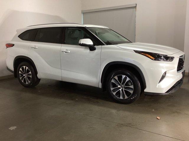 used 2022 Toyota Highlander car, priced at $36,481