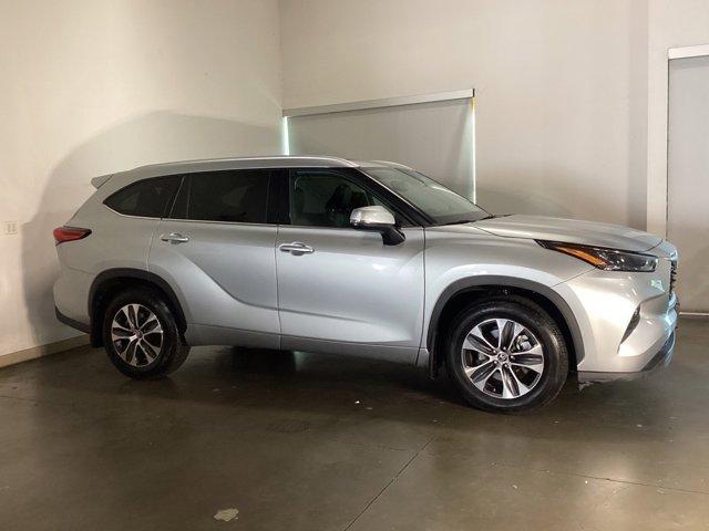 used 2022 Toyota Highlander car, priced at $34,481