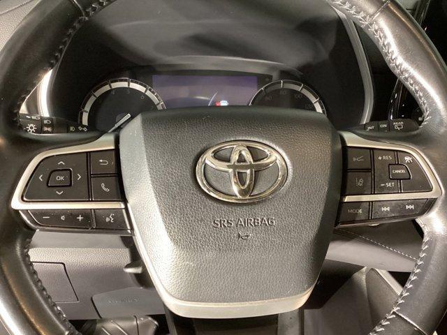 used 2022 Toyota Highlander car, priced at $34,481