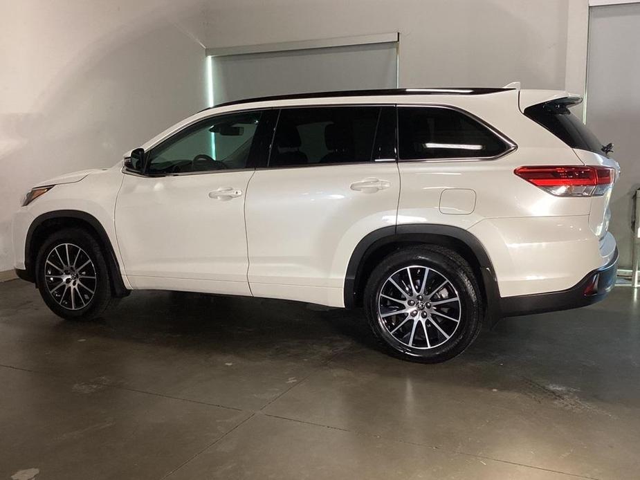 used 2018 Toyota Highlander car, priced at $27,981