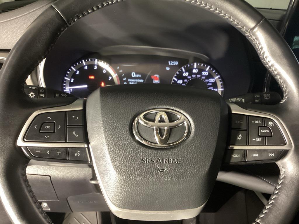 used 2023 Toyota Highlander car, priced at $33,481