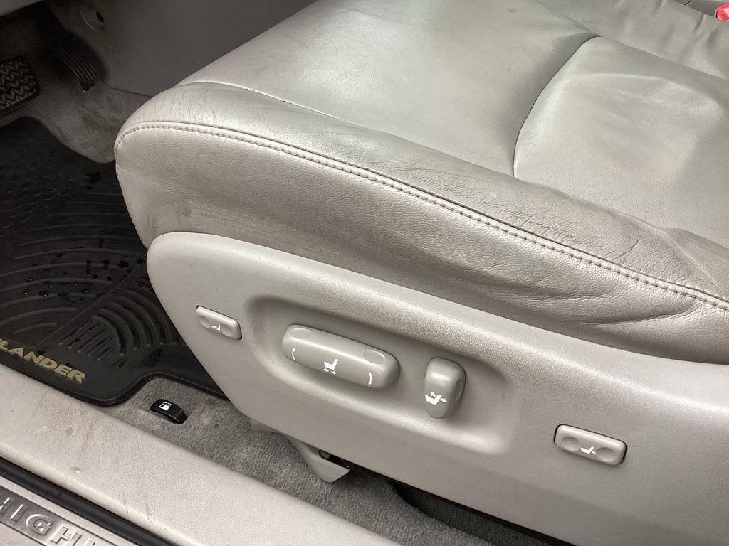 used 2008 Toyota Highlander car, priced at $9,481