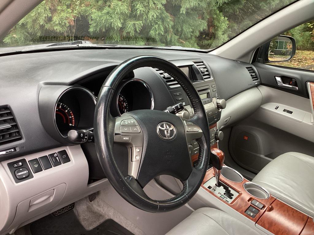 used 2008 Toyota Highlander car, priced at $9,481