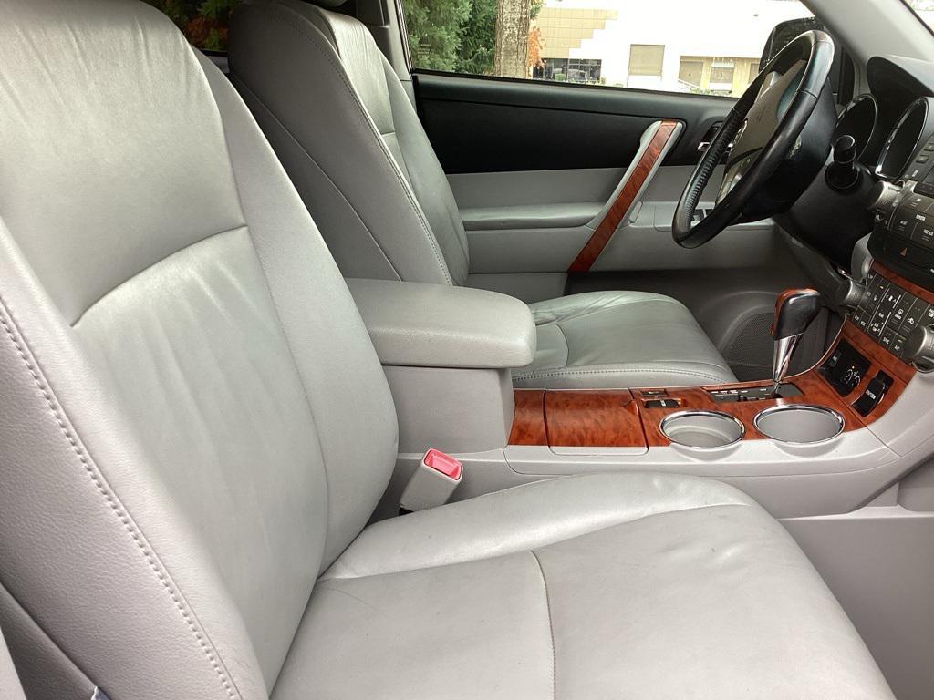 used 2008 Toyota Highlander car, priced at $9,481