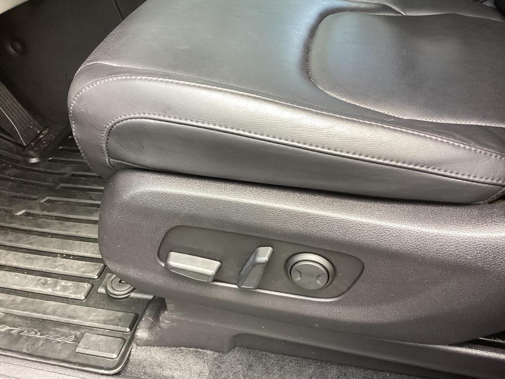 used 2023 Kia Carnival car, priced at $30,481