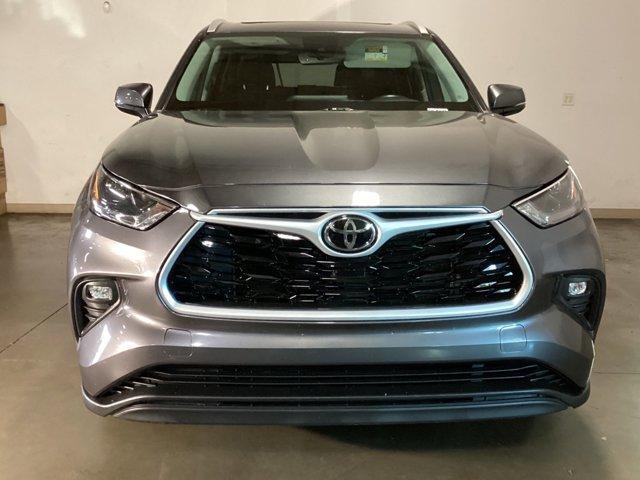 used 2022 Toyota Highlander car, priced at $34,981