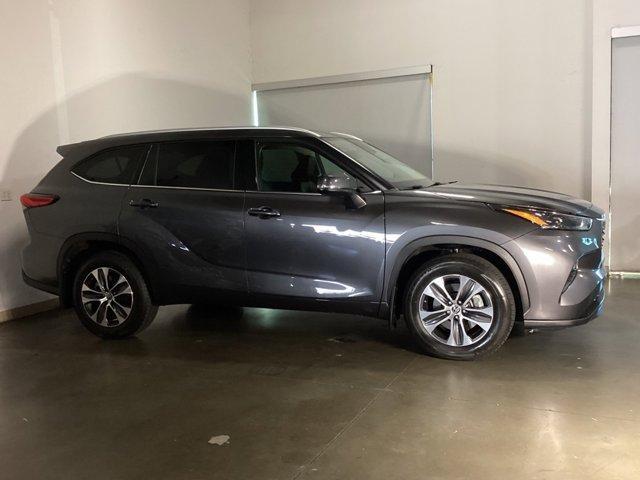 used 2022 Toyota Highlander car, priced at $34,981