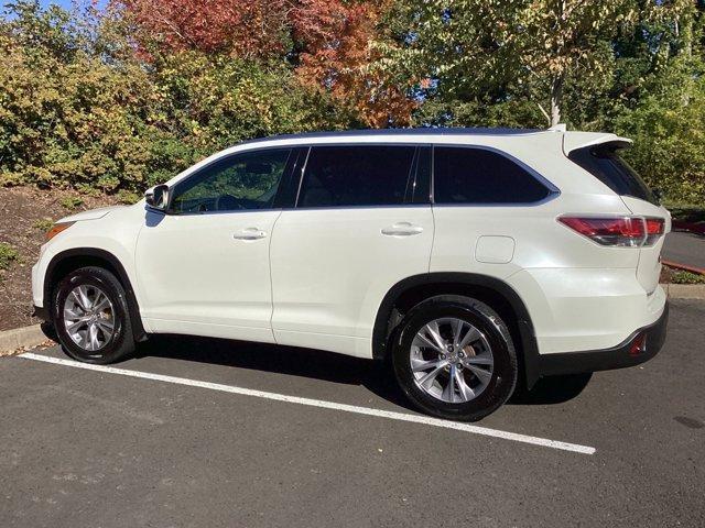 used 2015 Toyota Highlander car, priced at $20,981