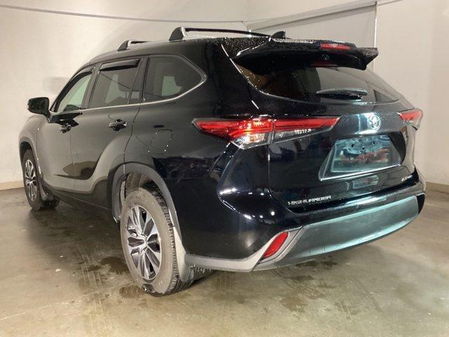 used 2022 Toyota Highlander car, priced at $37,981